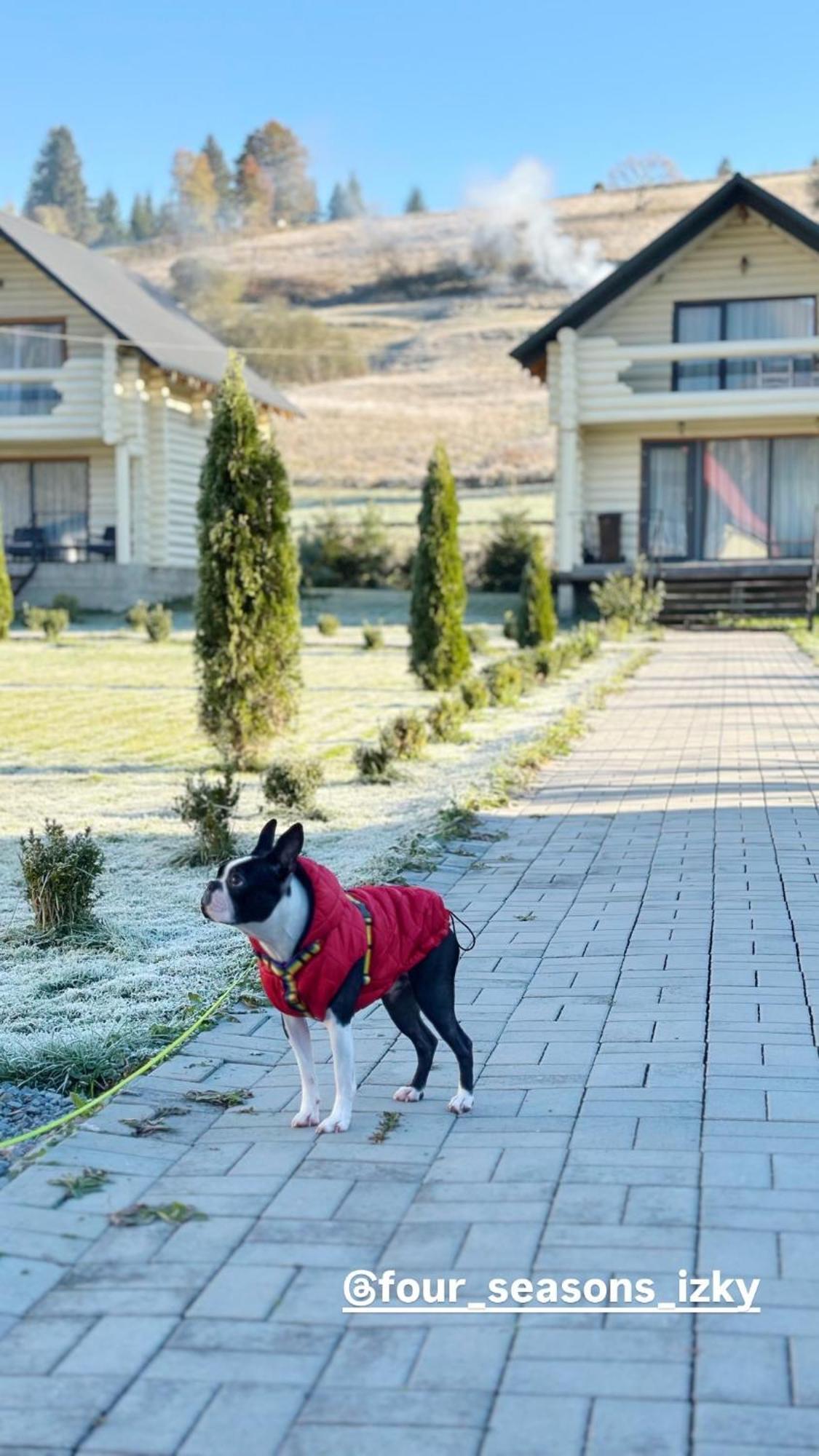 Чотири Сезони Hotel Izki Exterior foto